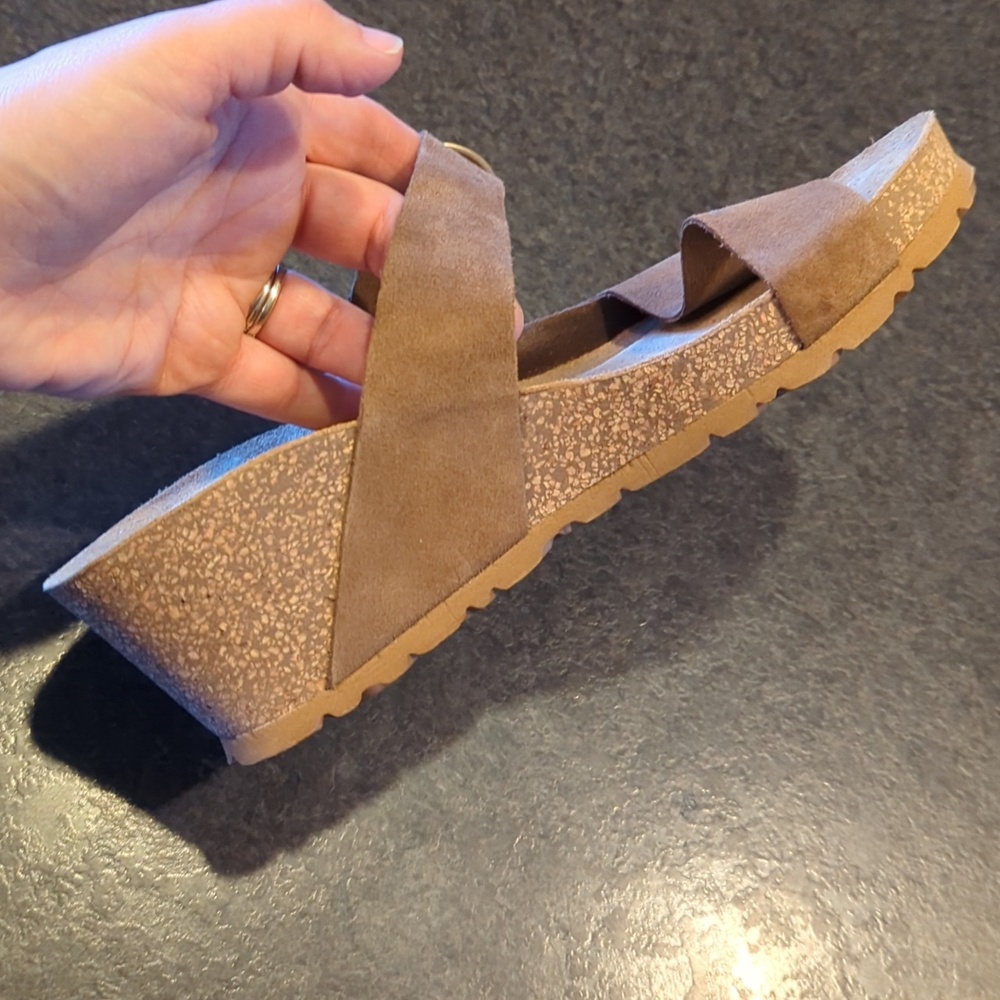 Yokono Leather Wedge Sandals - Picture 6 of 8